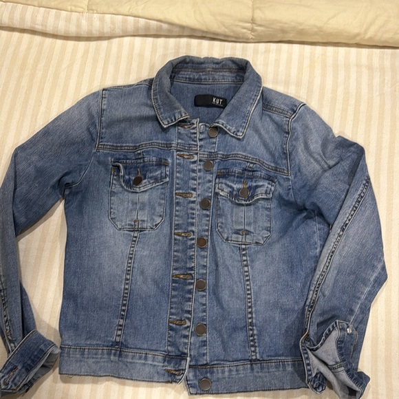 Kut from the Kloth Amelia Denim Jacket - Picture 3 of 6